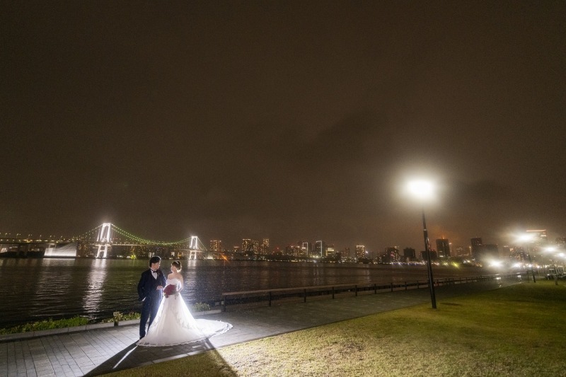 公園でスポットライトを浴びるように