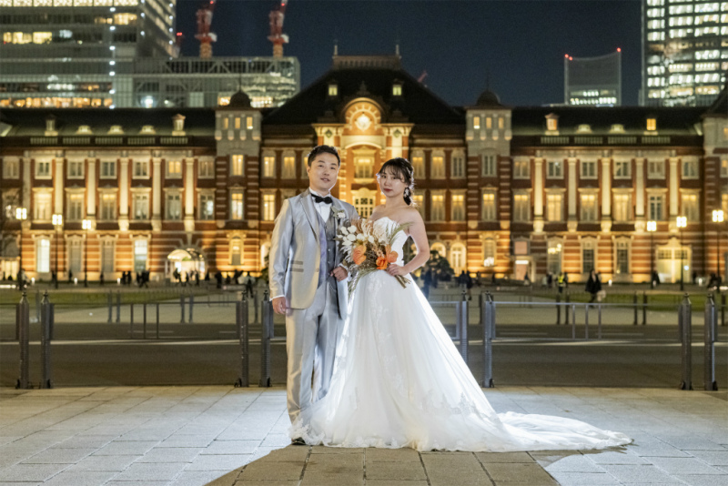 東京駅の真ん中で組み写真