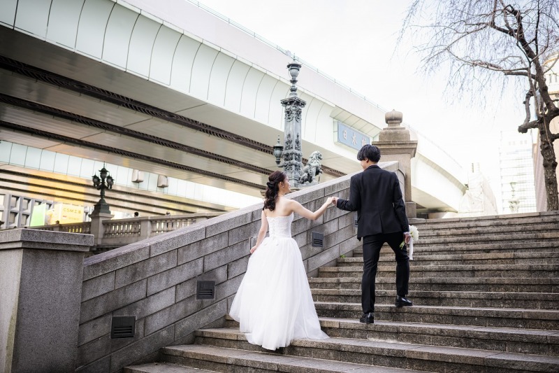 日本橋の階段でエスコートショット♡