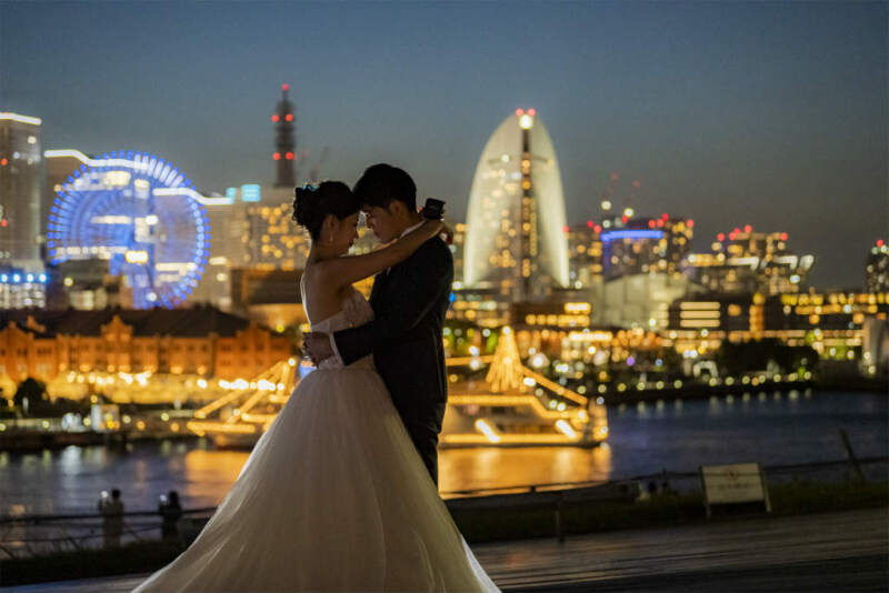 夜景よりも眩しいハグショット♡
