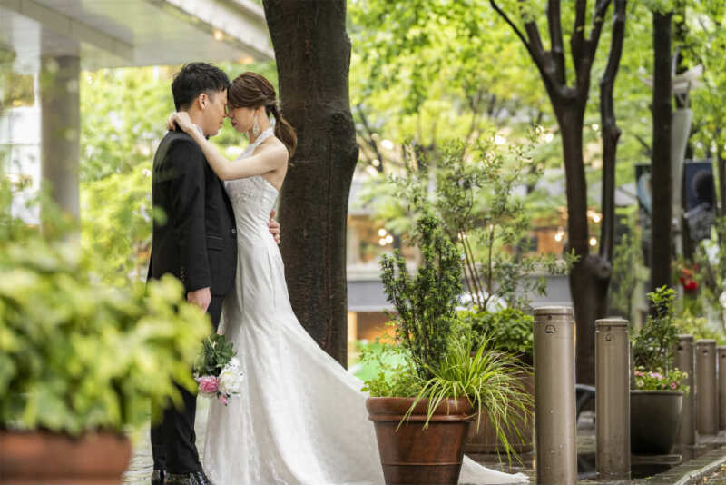 木々の中でおでここつん♡