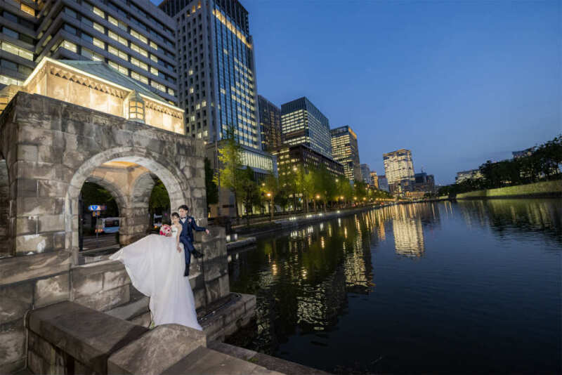 和田倉門から臨む夜景と空
