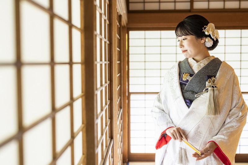 和室でたたずむソロショット