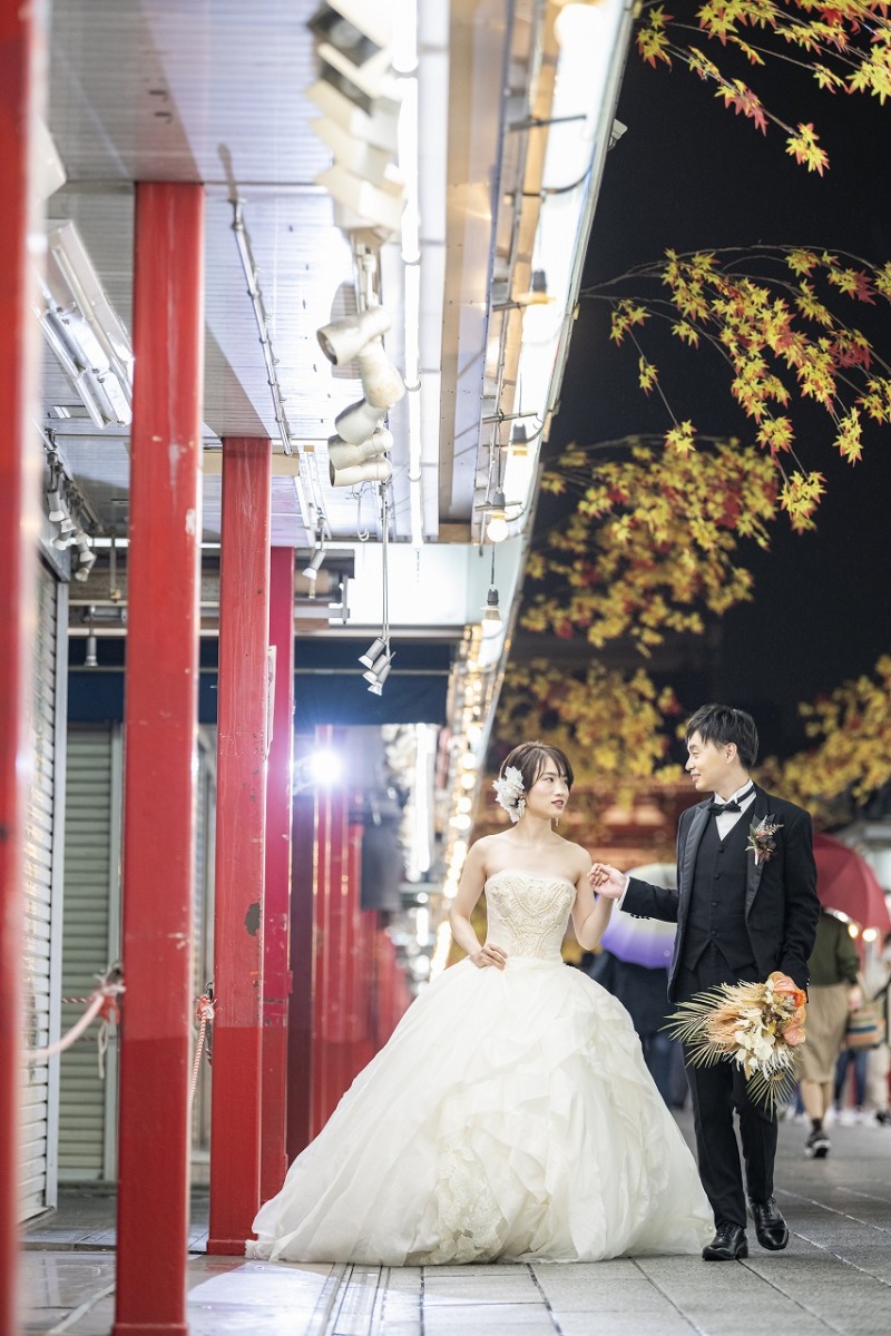 浅草寺の仲見世通りでエスコートショット♪