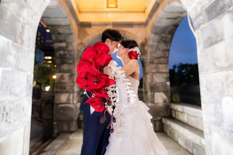 ブーケでお顔をかくして　