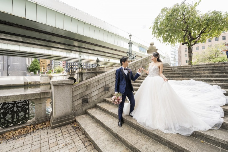 日本橋でエスコートされて