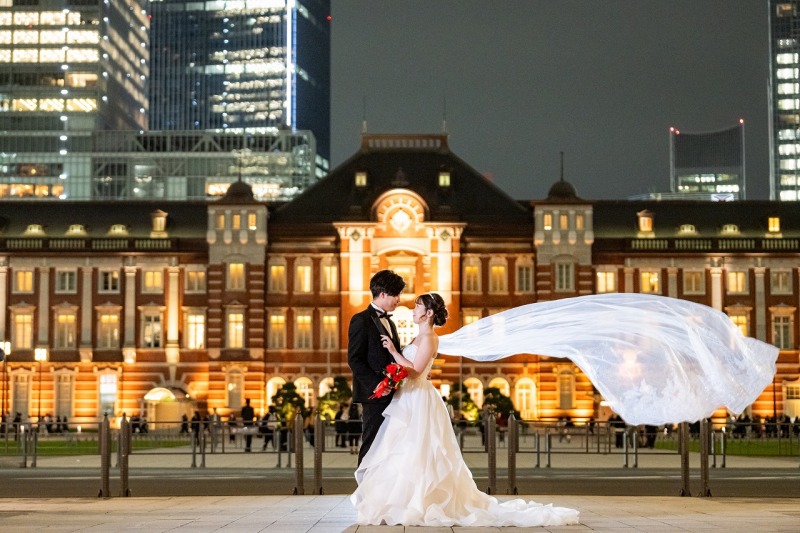 東京駅夜景とベールが彩る洋装撮影