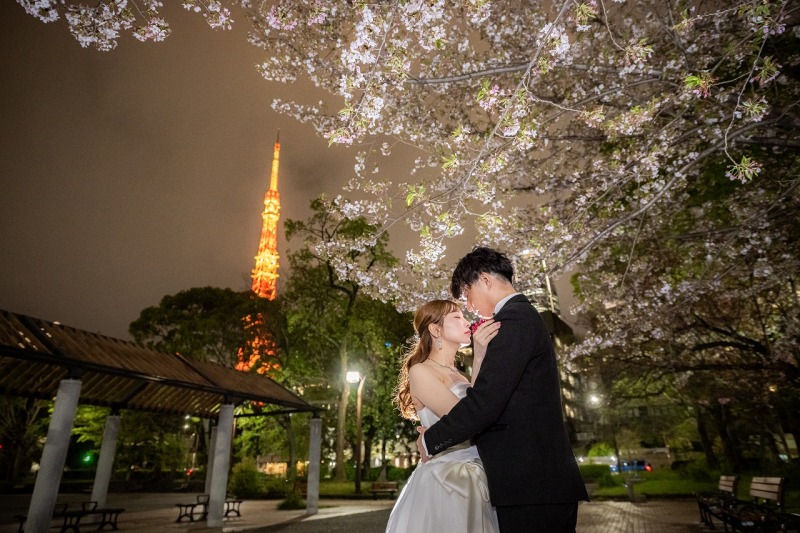夜桜と東京タワーを一緒に残す春ならではの一枚を。