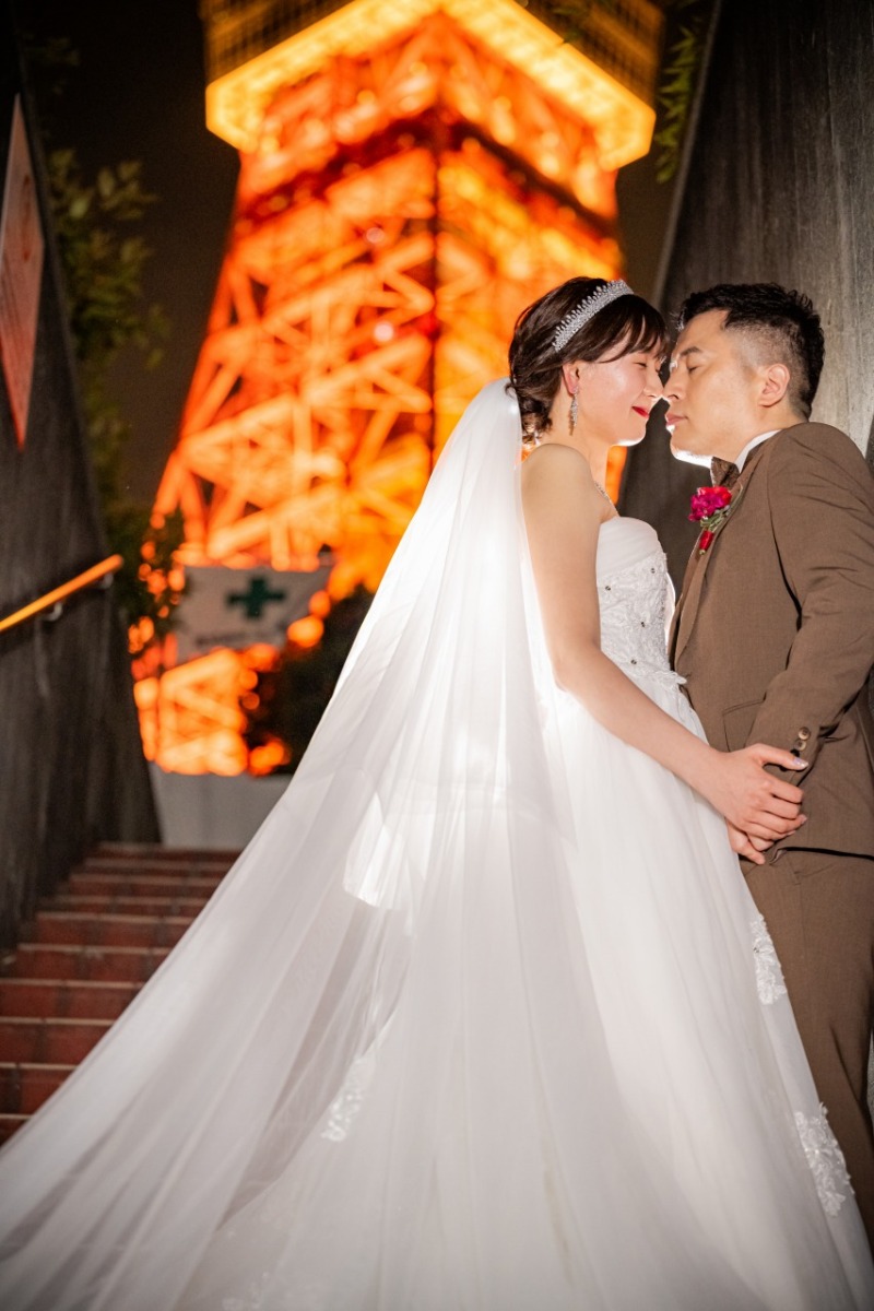 ふわりとなびいたロングベールと、夜の東京タワー☆
