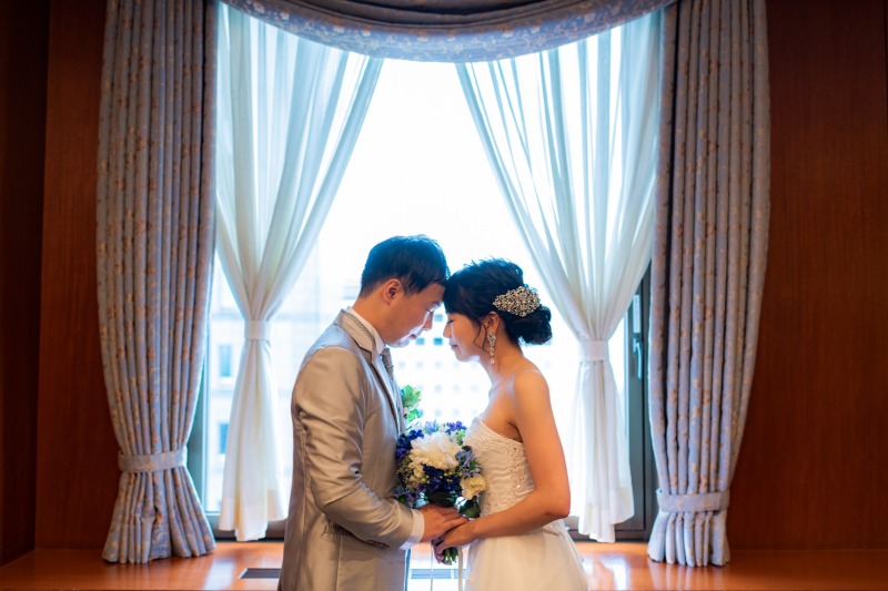 おでこをこつんと