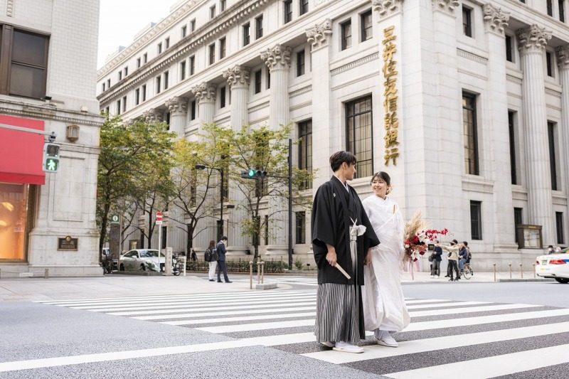 三井住友銀行前の交差点を、軽やかに歩んで♪