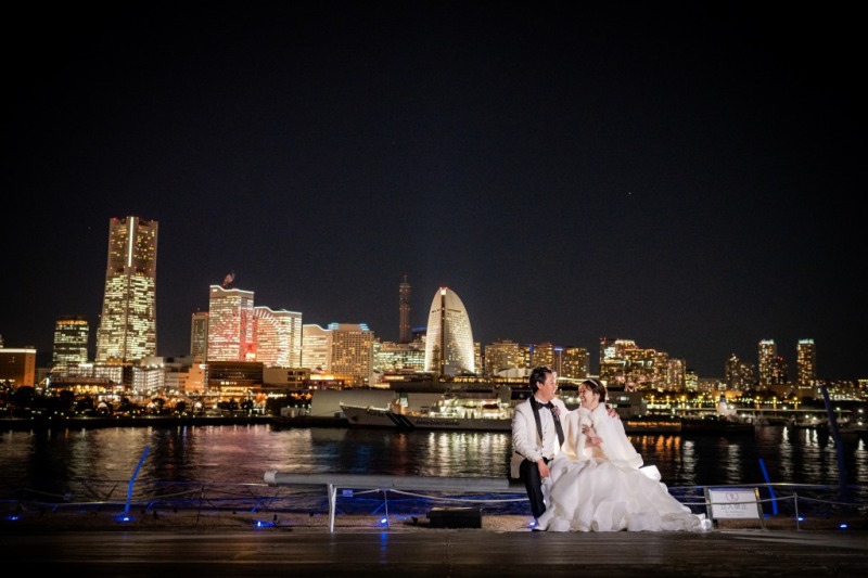 綺麗な夜景と見つめ合うおふたり♡