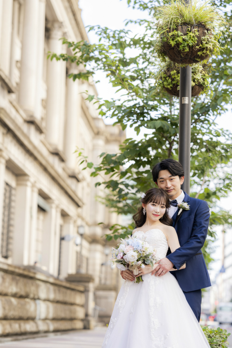 カメラを見つめて