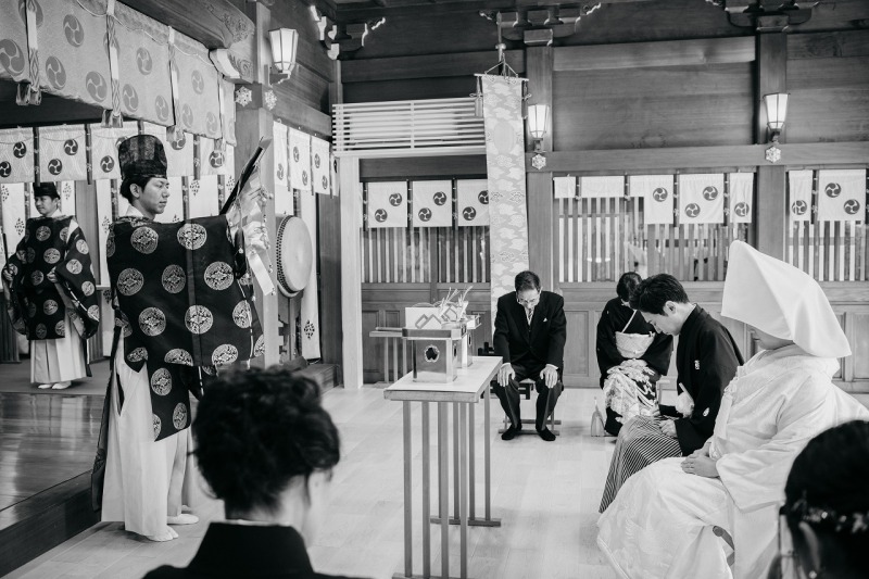 厳かな空気に包まれた神社挙式