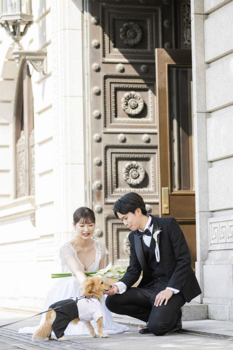 安田生命ビルの扉の前でほっこりした一枚を