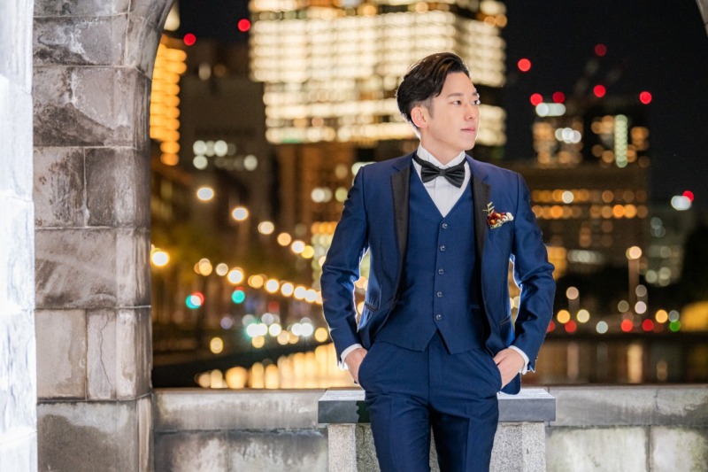 気品と誠実さが醸し出されるご新郎様ソロショット