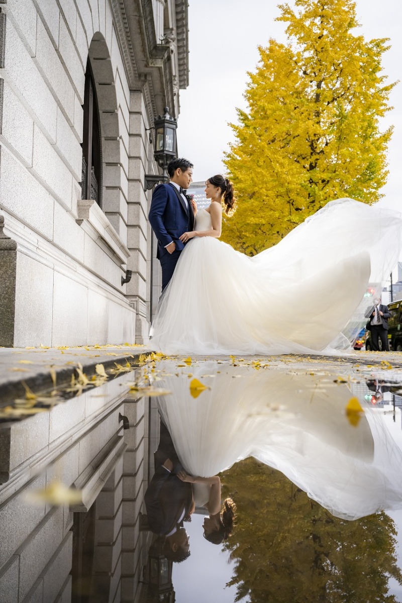 明治安田生命ビル前で