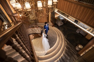 ラウンジと東京ロケーションでゴージャスな前撮りを♡