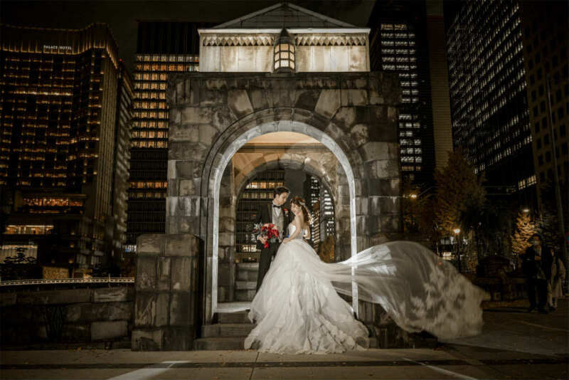 ベールをなびかせて