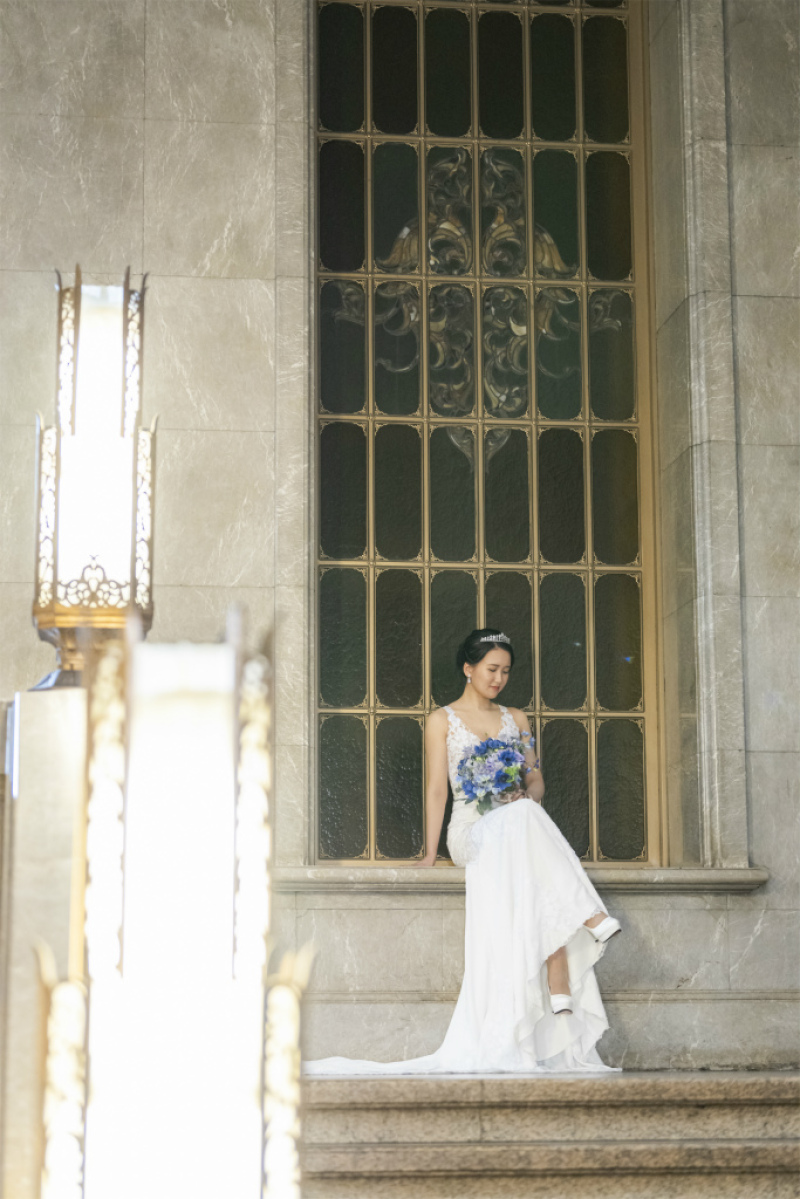 大きな窓辺のお座りショット