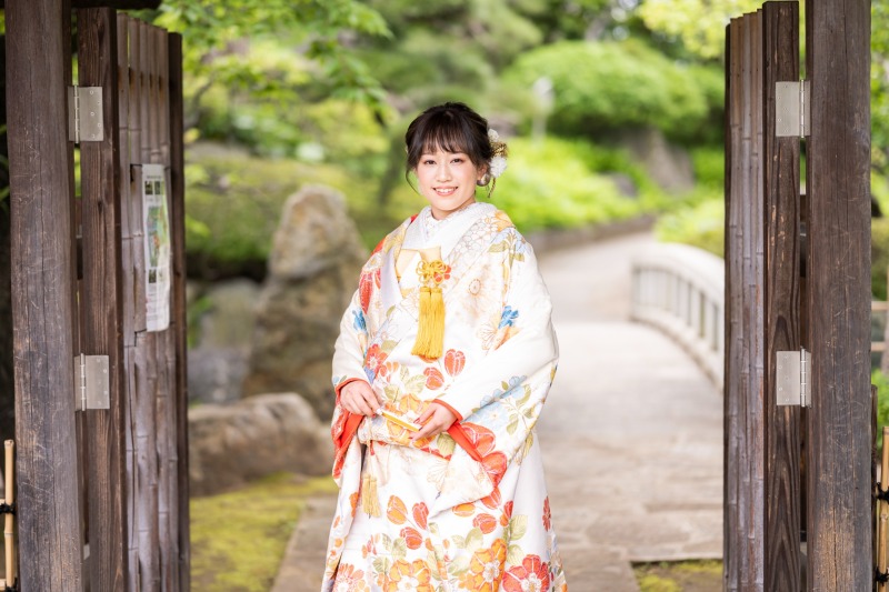 華やかに門での一枚