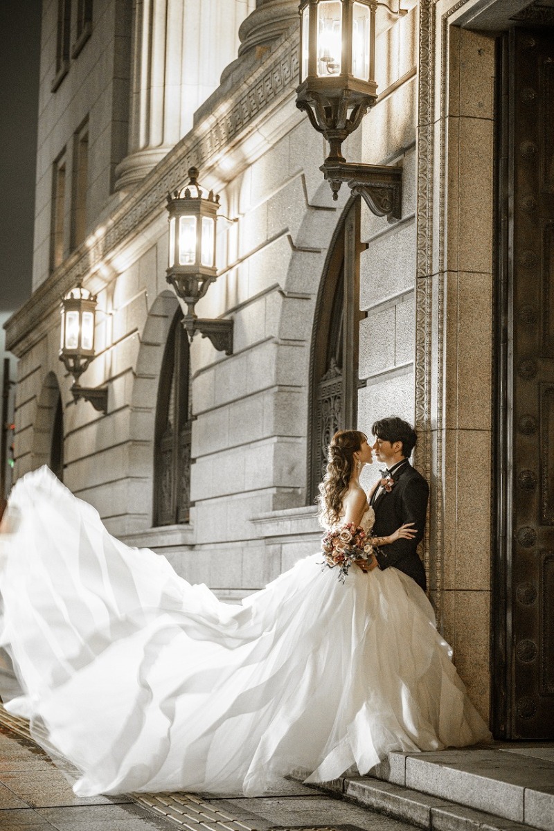 安田生命ビルでドレスをファサッ