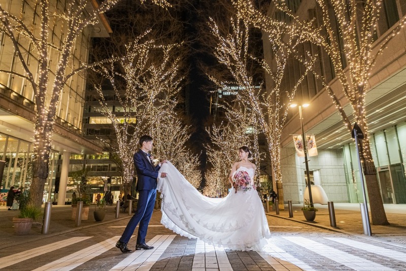 トレーンを持ってエスコート