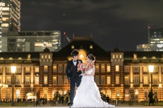 ライトアップされた東京駅に包まれて