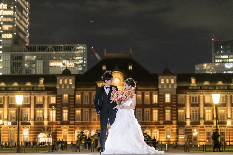 ライトアップされた東京駅に包まれて
