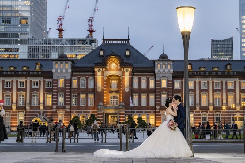 暗くなる前の東京駅