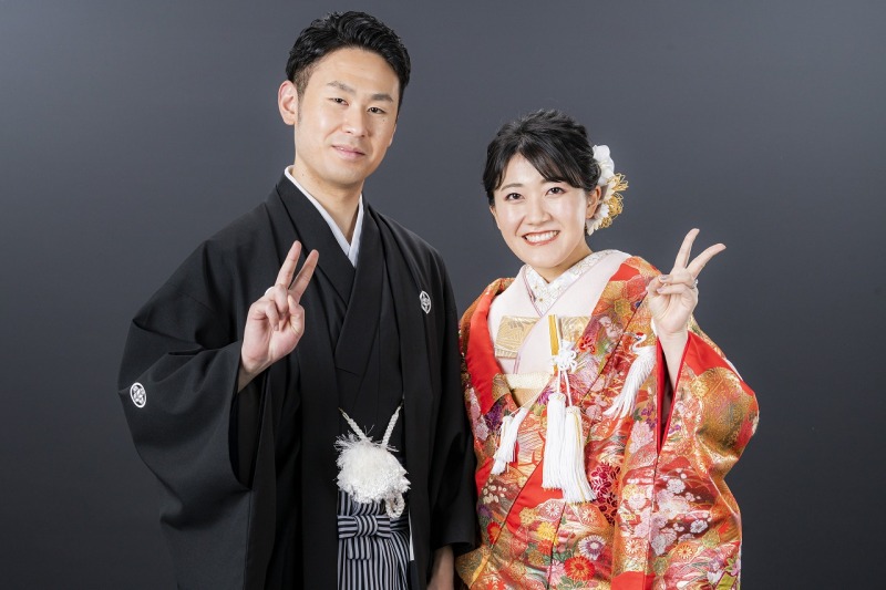 黒バックでにっこりショット♪