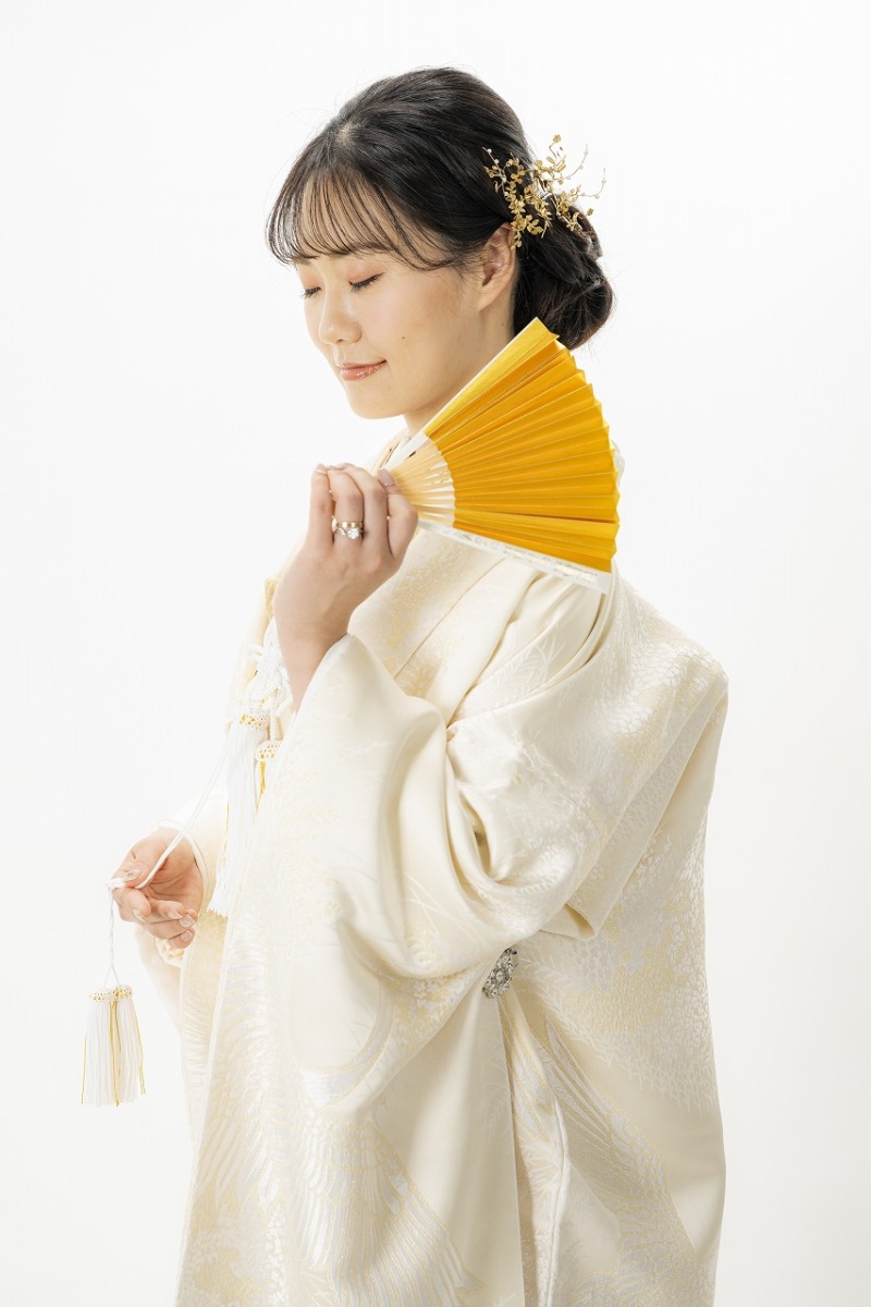 スタジオの白ホリでソロショット☆