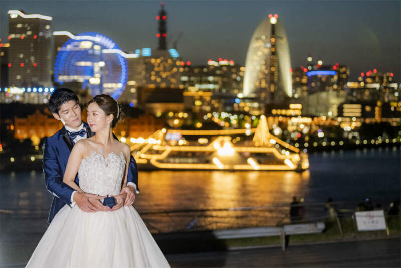 みなとみらいと輝く船と