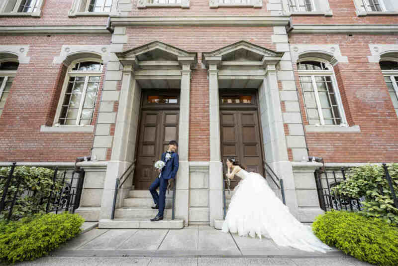 三菱一号館でお茶目な一枚を