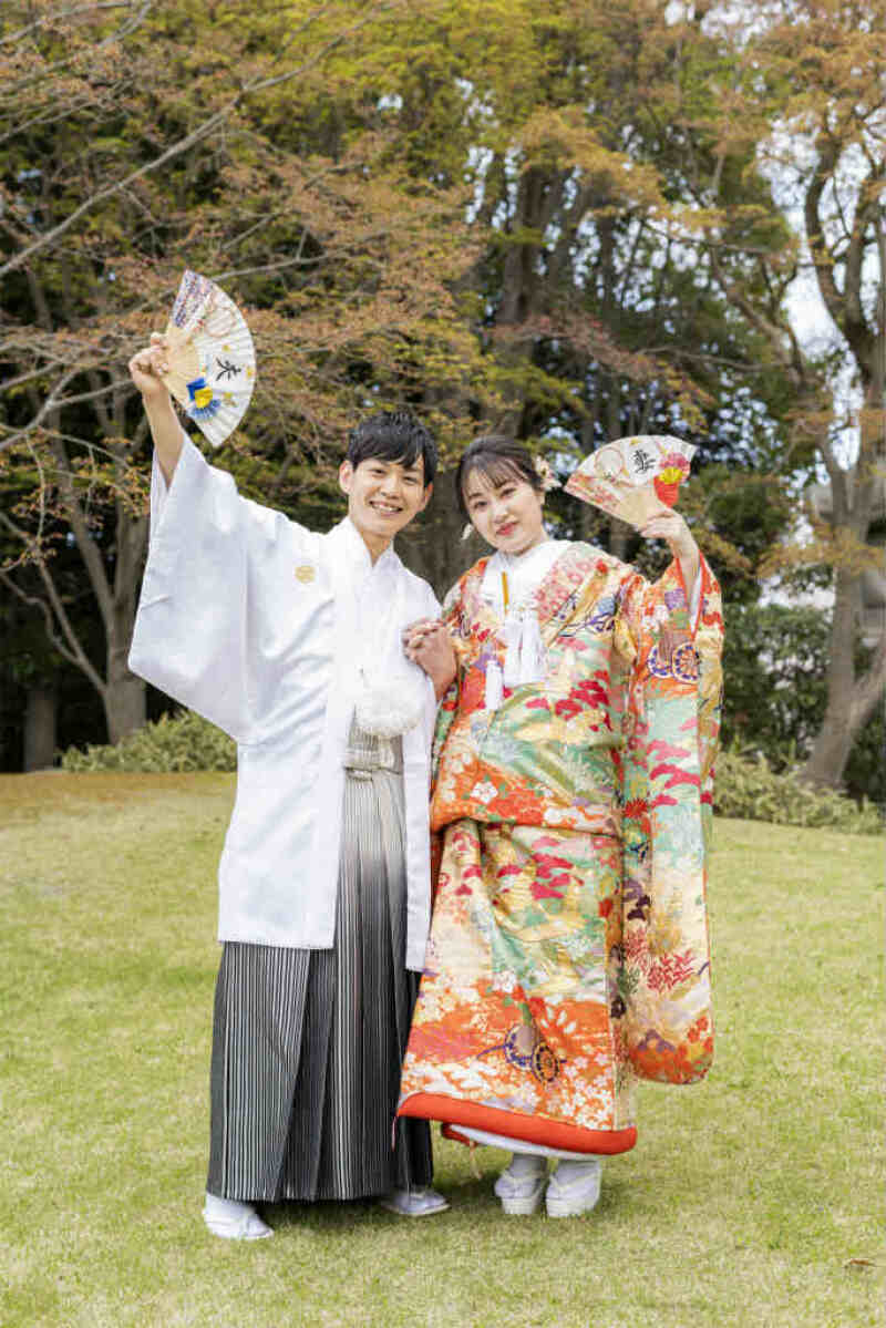 夫婦扇子で楽し気なショットを！