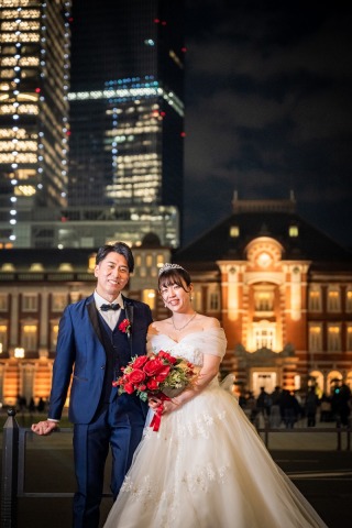 【DayNightプラン】東京駅の夜景に包まれて叶えた特別なウェディングフォト