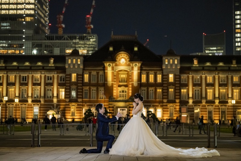 日の入り後の東京駅
