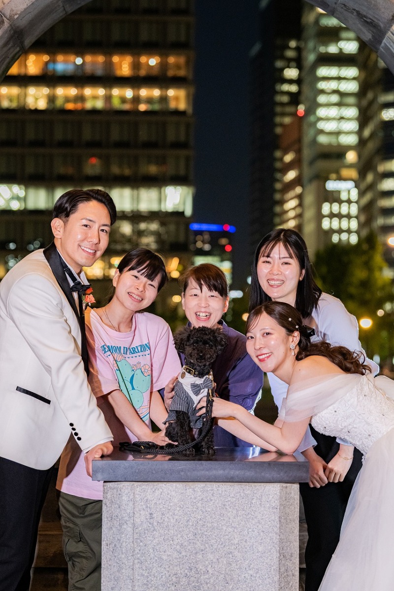 大切なご家族と笑顔を囲んだ記念の集合フォト