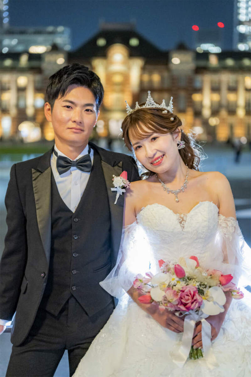 カメラを見つめて