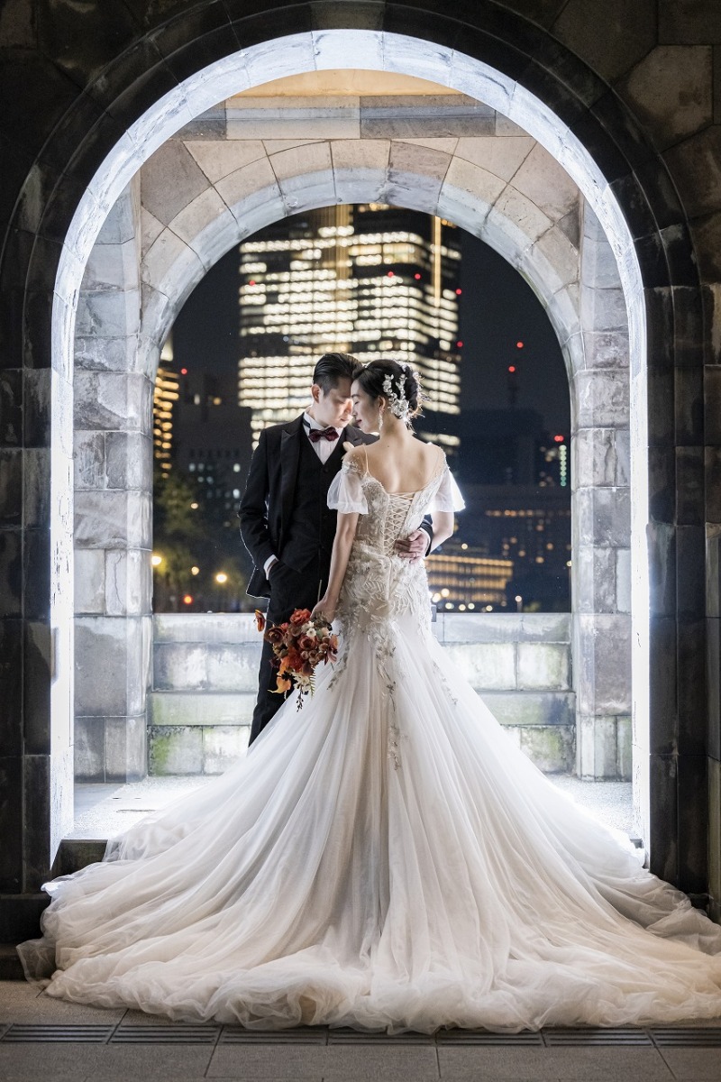 和田倉門でスタイリッシュな一枚を