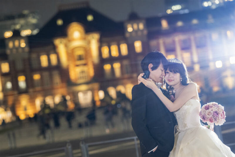 東京駅でギュッ♡