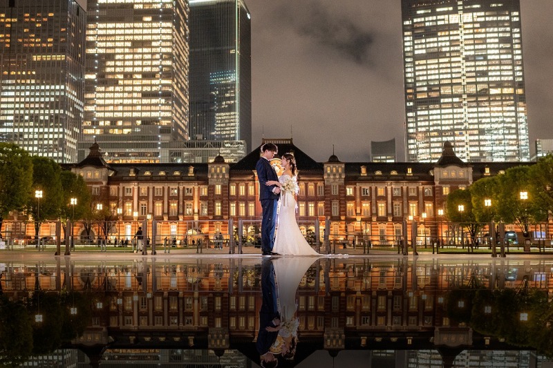 東京駅の夜景に包まれる静かなひととき
