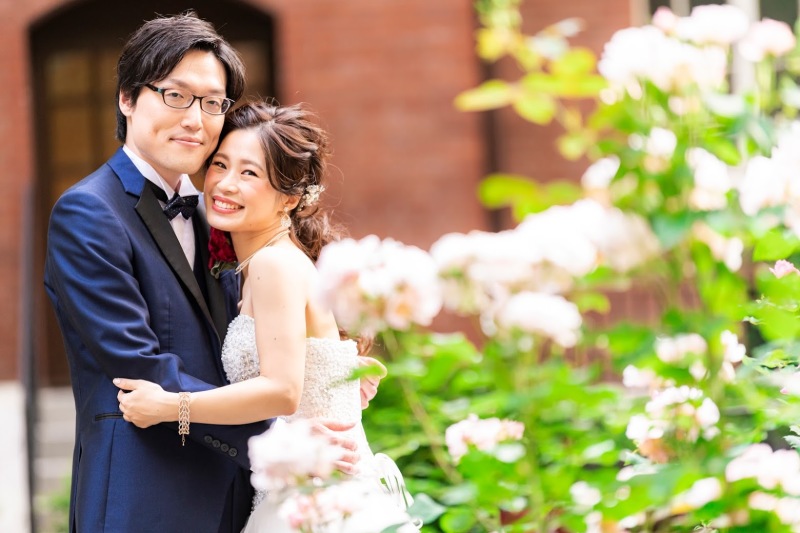 庭園に咲くバラと☆