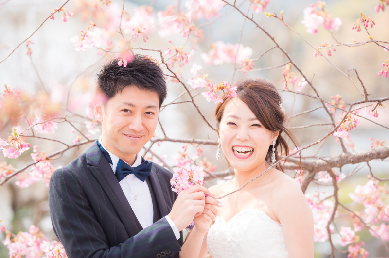 桜に囲まれて２ショット♡