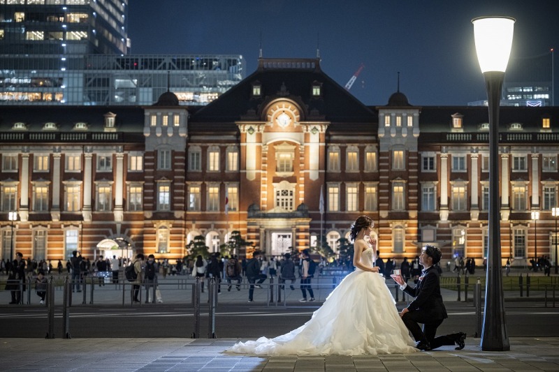 東京駅前でプロポーズショット☆