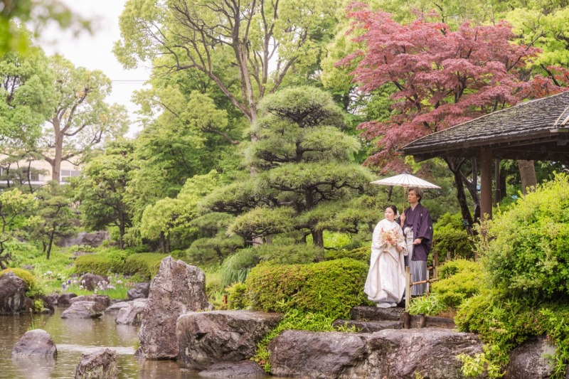 緑と少し色づいてきた木々と共に