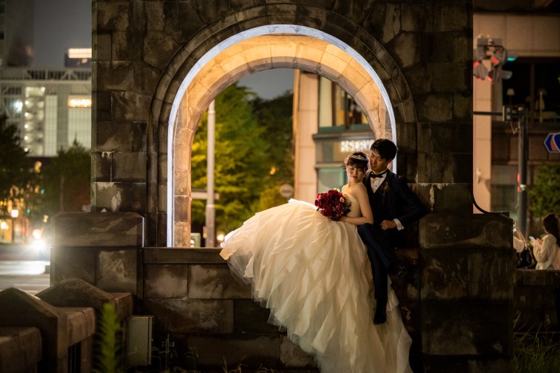 近くで寄り添って