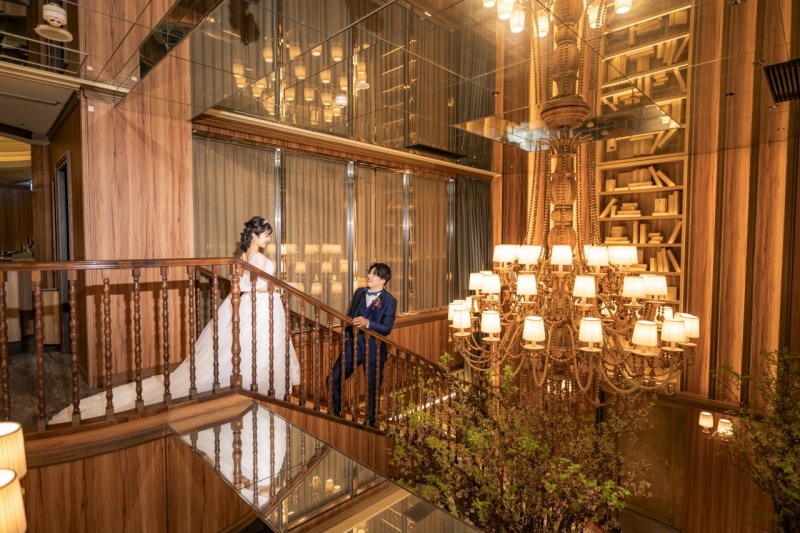 シャンデリアと一緒に...