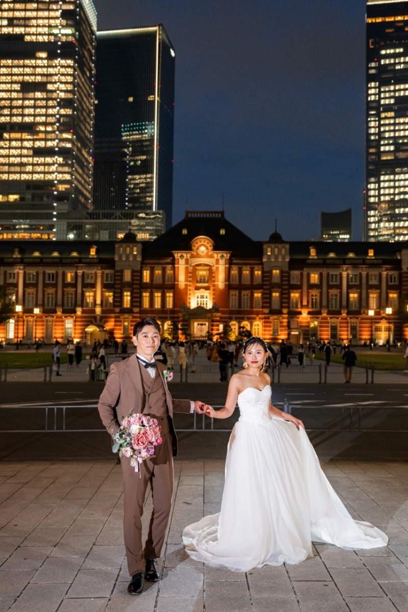 夜景とともに残す丸の内のウェディングフォト