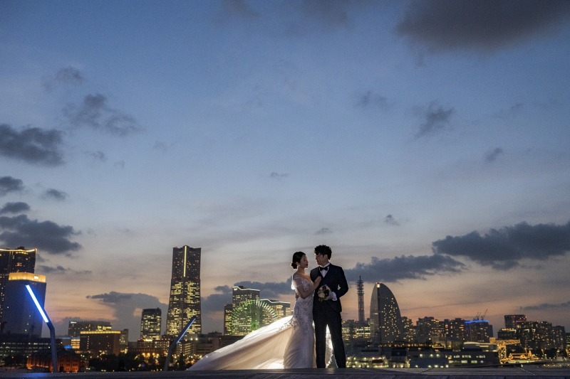 大迫力の夜景と夕日とともに